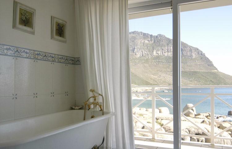 To Let 4 Bedroom Property for Rent in Llandudno Western Cape